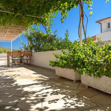 Guest house Pansion Marjan Zavala