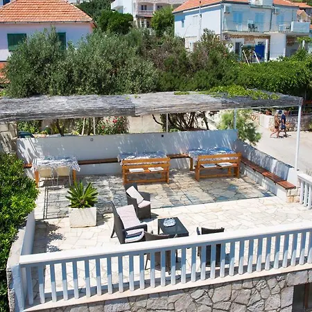 Pansion Marjan Gostinjska kuća Zavala