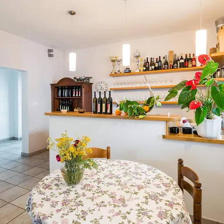 Gostinjska kuća Pansion Marjan Zavala